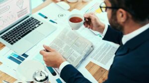 Read more about the article 10 Good Careers Without a College Degree That Offer Great Earnings and Growth